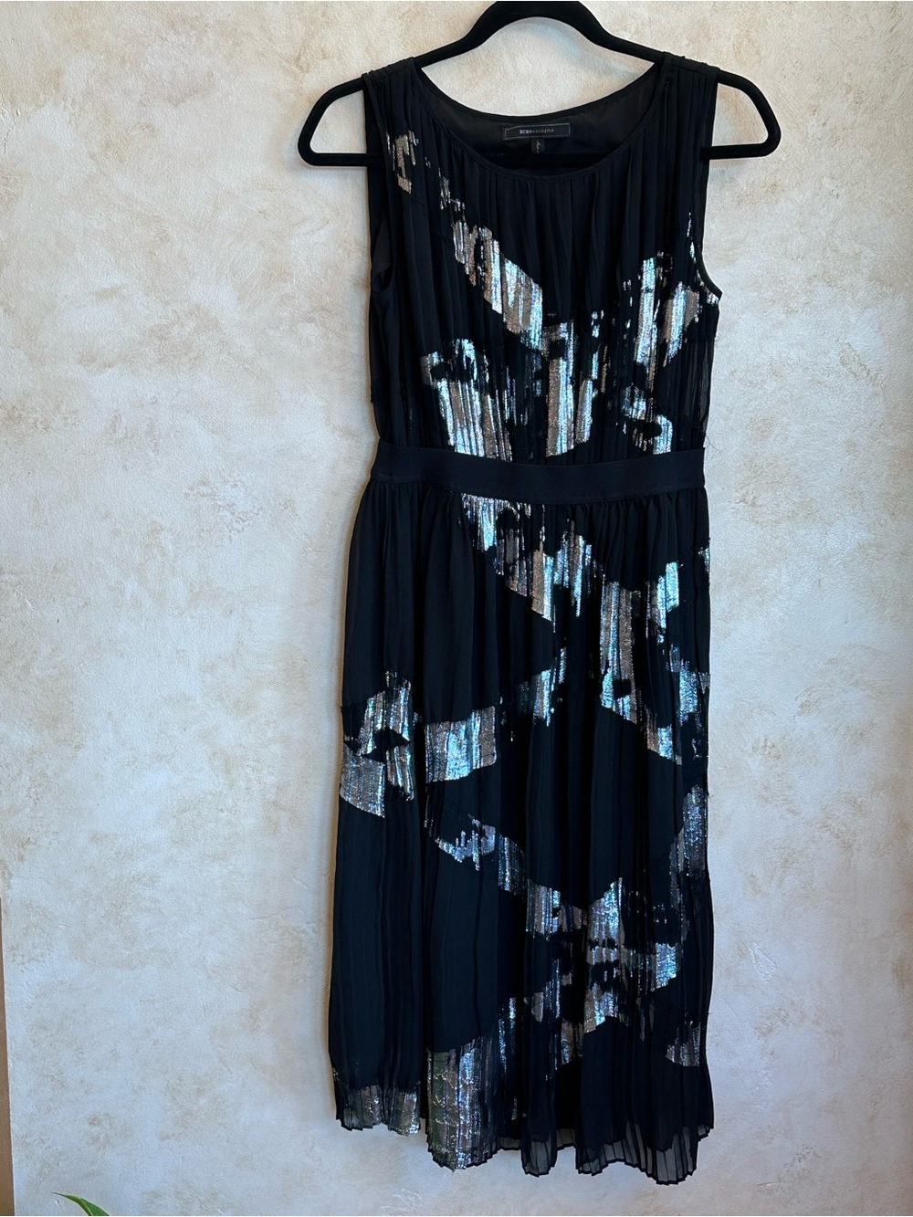 BCBGMaxAzria ZARIAH Black silk and Metallic midi dress with elastic waist
